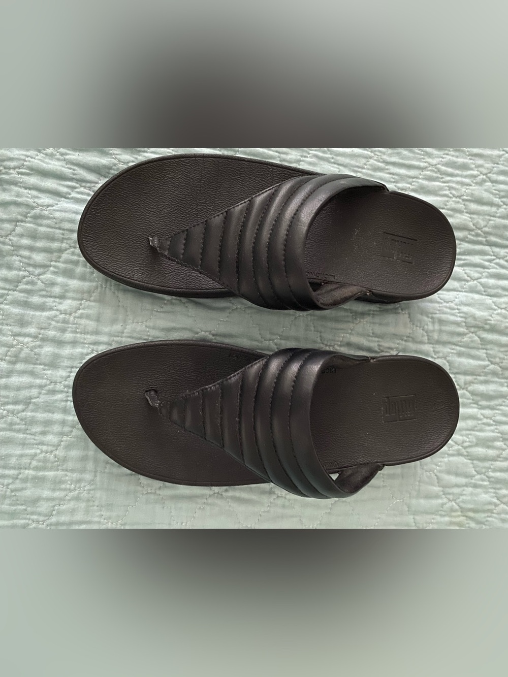 Fitflop brand black leather sandals sz 8 -like new